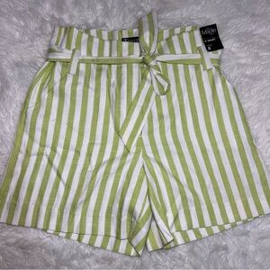 New York & Company 7th Avenue Madie Shorts Green White Stripe Size 8 Belted NWT